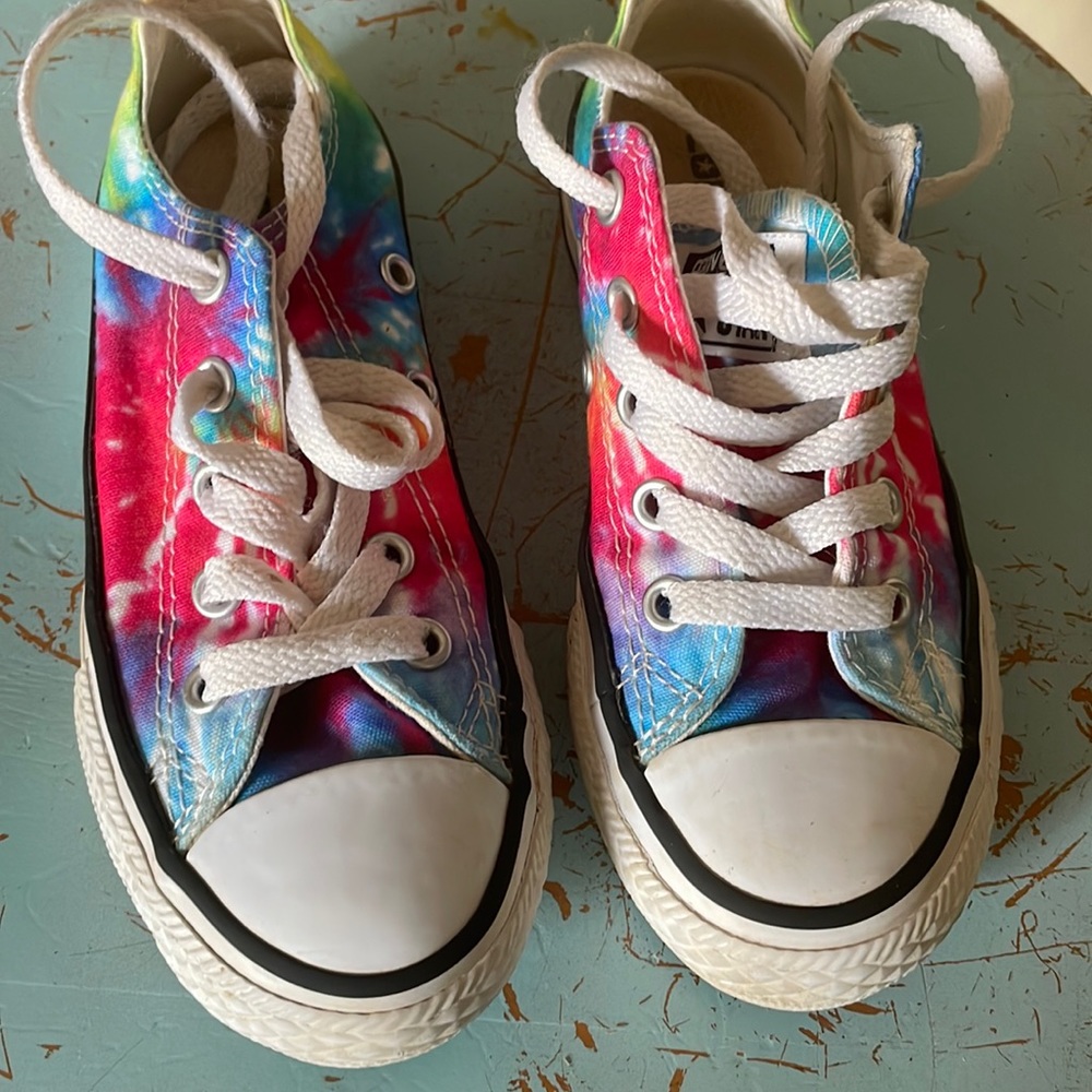 Tie dye converse size 11 boy/girl